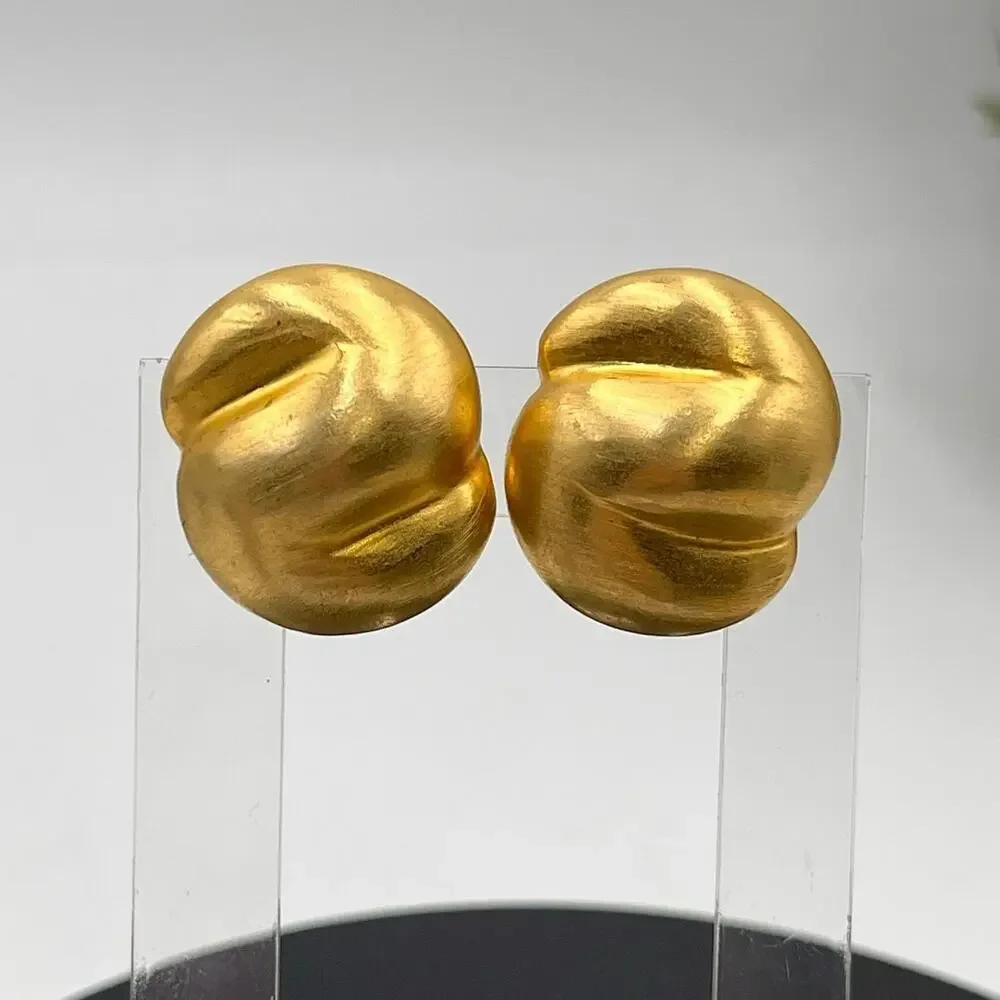 Les Bernard gold tone puffy‎ clip earrings